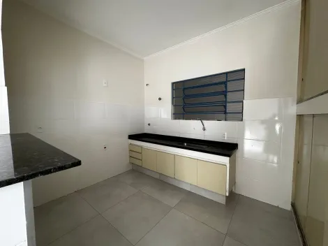 Alugar Casa / Padrão em Ribeirão Preto R$ 2.000,00 - Foto 13