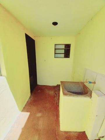 Alugar Casa / Padrão em Ribeirão Preto R$ 800,00 - Foto 9