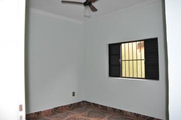 Alugar Casa / Padrão em Ribeirão Preto R$ 900,00 - Foto 6