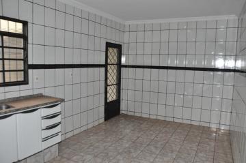 Alugar Casas / Padrão em Ribeirão Preto R$ 900,00 - Foto 12