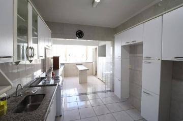 Alugar Apartamento / Padrão em Passos R$ 1.800,00 - Foto 13