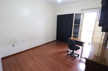 Alugar Apartamento / Padrão em Passos R$ 1.800,00 - Foto 5