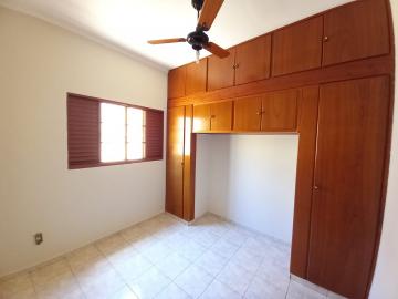 Alugar Casas / Padrão em Ribeirão Preto R$ 1.800,00 - Foto 3