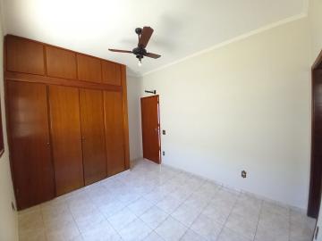 Alugar Casa / Padrão em Ribeirão Preto R$ 1.800,00 - Foto 4