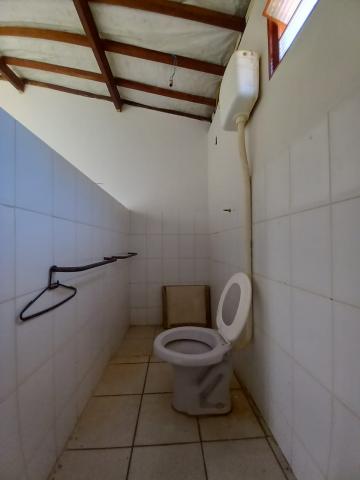 Alugar Casa / Padrão em Ribeirão Preto R$ 1.800,00 - Foto 9