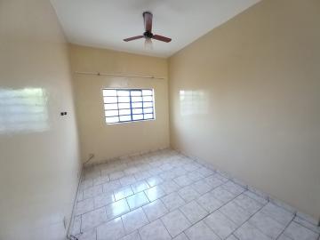 Alugar Casa / Padrão em Ribeirão Preto R$ 1.400,00 - Foto 2