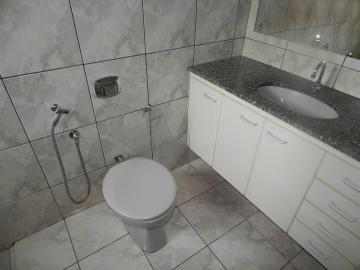 Alugar Casa / Padrão em Ribeirão Preto R$ 1.800,00 - Foto 17
