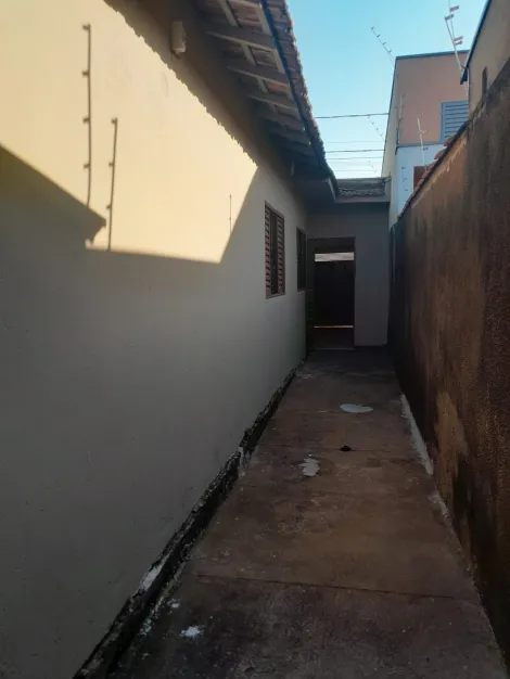 Alugar Casa / Padrão em Ribeirão Preto R$ 1.200,00 - Foto 13