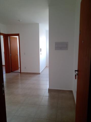 Alugar Apartamento / Padrão em Bonfim Paulista R$ 800,00 - Foto 2