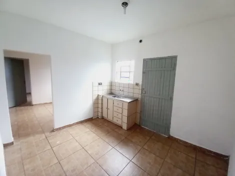 Casa / Padrão em Ribeirão Preto Alugar por R$650,00