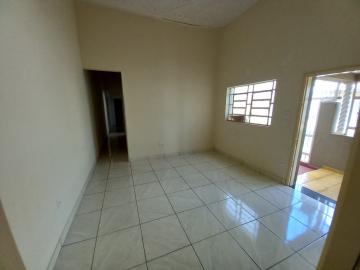 Alugar Casa / Padrão em Ribeirão Preto R$ 900,00 - Foto 1