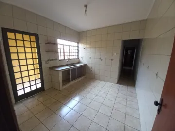 Alugar Casas / Padrão em Ribeirão Preto R$ 1.600,00 - Foto 4