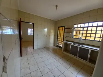 Alugar Casas / Padrão em Ribeirão Preto R$ 1.600,00 - Foto 5