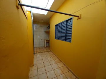 Alugar Casa / Padrão em Ribeirão Preto R$ 1.600,00 - Foto 12