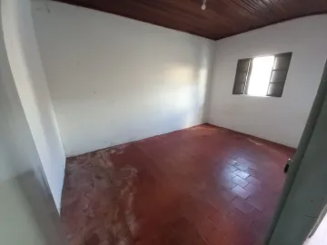 Alugar Casa / Padrão em Ribeirão Preto R$ 600,00 - Foto 4