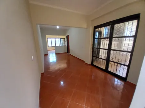 Alugar Casa / Padrão em Ribeirão Preto R$ 2.200,00 - Foto 2