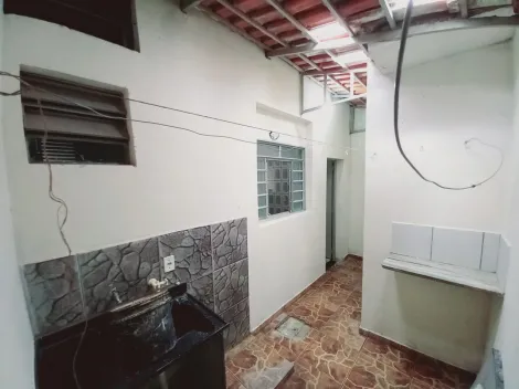 Alugar Casas / Padrão em Ribeirão Preto R$ 800,00 - Foto 8