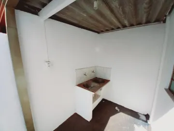 Alugar Casa / Padrão em Ribeirão Preto R$ 700,00 - Foto 5