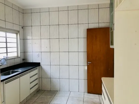 Alugar Casas / Padrão em Ribeirão Preto R$ 1.800,00 - Foto 12