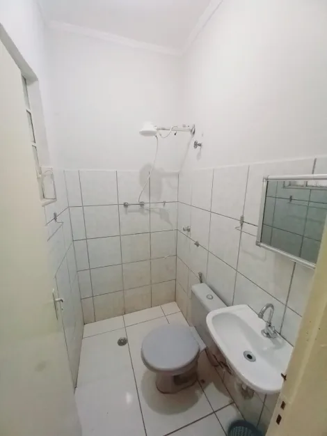 Alugar Casa / Padrão em Ribeirão Preto R$ 950,00 - Foto 10