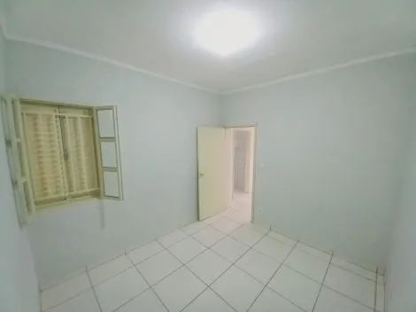 Alugar Casa / Padrão em Ribeirão Preto R$ 950,00 - Foto 2