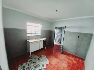 Alugar Casa / Padrão em Ribeirão Preto R$ 800,00 - Foto 4