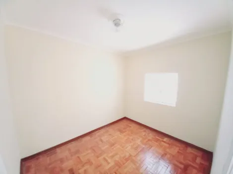 Alugar Casa / Padrão em Ribeirão Preto R$ 1.800,00 - Foto 4