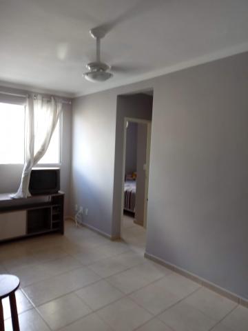 Alugar Apartamento / Padrão em Ribeirão Preto R$ 900,00 - Foto 1