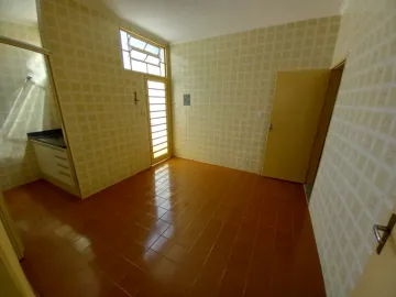 Alugar Casa / Padrão em Ribeirão Preto R$ 1.800,00 - Foto 4