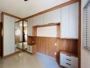 Apartamento / Padrão em Ribeirão Preto Alugar por R$2.300,00