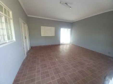 Alugar Casa / Padrão em Ribeirão Preto R$ 1.600,00 - Foto 1