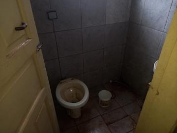 Alugar Casa / Padrão em Ribeirão Preto R$ 700,00 - Foto 2