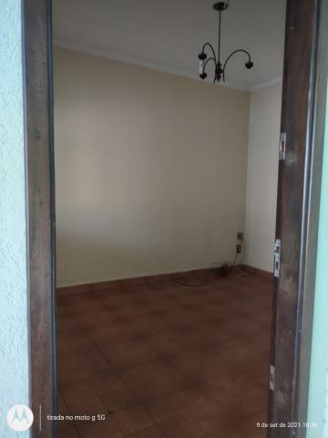 Alugar Casa / Padrão em Ribeirão Preto R$ 1.200,00 - Foto 2