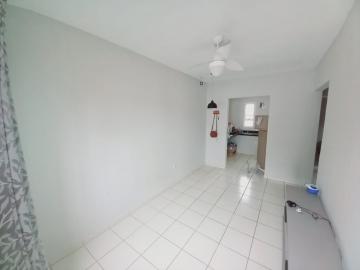 Alugar Casa / Padrão em Ribeirão Preto R$ 950,00 - Foto 1