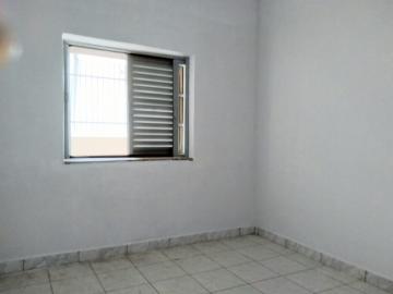 Alugar Casa / Padrão em Ribeirão Preto R$ 1.080,00 - Foto 6