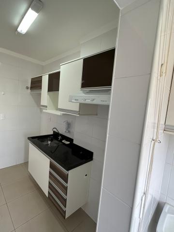 Alugar Apartamento / Padrão em Ribeirão Preto R$ 1.700,00 - Foto 3