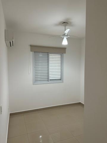 Alugar Apartamento / Padrão em Ribeirão Preto R$ 1.700,00 - Foto 7