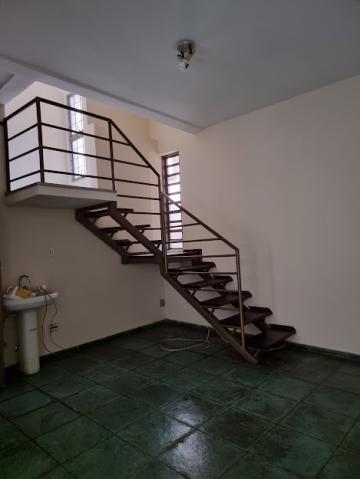 Alugar Casa / Padrão em Ribeirão Preto R$ 1.700,00 - Foto 2