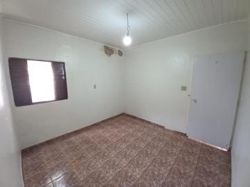 Alugar Casa / Padrão em Ribeirão Preto R$ 1.000,00 - Foto 3