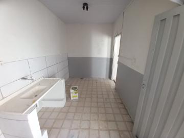 Alugar Casa / Padrão em Ribeirão Preto R$ 900,00 - Foto 4