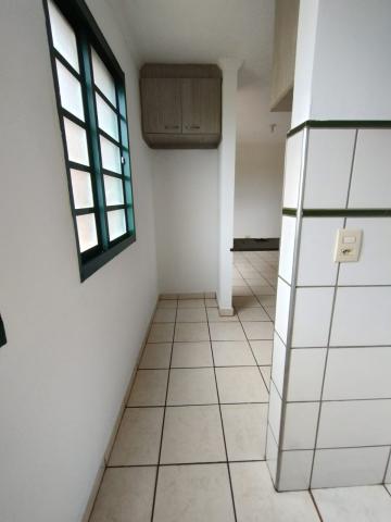 Alugar Apartamento / Padrão em Ribeirão Preto R$ 750,00 - Foto 9