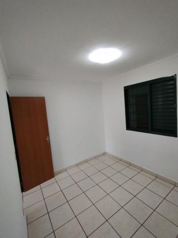 Alugar Apartamento / Padrão em Ribeirão Preto R$ 750,00 - Foto 2