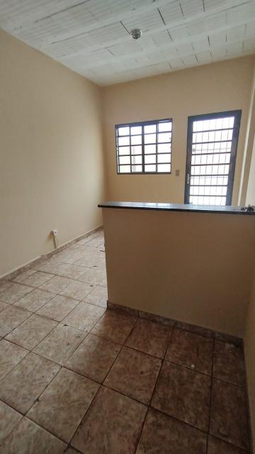 Alugar Casa / Padrão em Ribeirão Preto R$ 750,00 - Foto 7