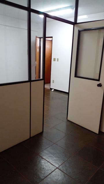 Alugar Comercial condomínio / Sala comercial em Ribeirão Preto R$ 700,00 - Foto 3