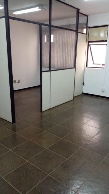 Alugar Comercial condomínio / Sala comercial em Ribeirão Preto R$ 700,00 - Foto 1
