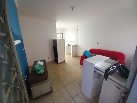 Alugar Casa / Padrão em Ribeirão Preto R$ 550,00 - Foto 4