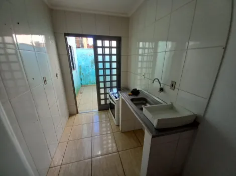 Alugar Casa / Padrão em Ribeirão Preto R$ 550,00 - Foto 6