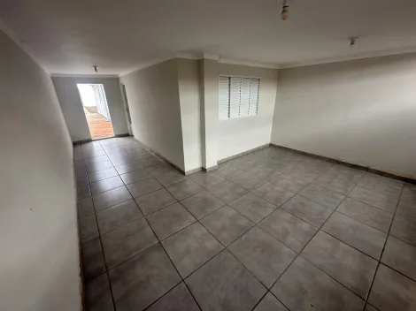 Alugar Casa / Padrão em Ribeirão Preto R$ 1.700,00 - Foto 2