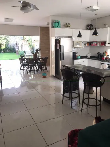 Casa / Padrão em Jaboticabal Alugar por R$1.600,00