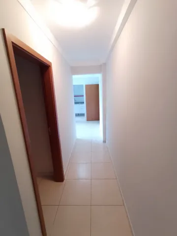 Alugar Apartamento / Padrão em Ribeirão Preto R$ 1.600,00 - Foto 4